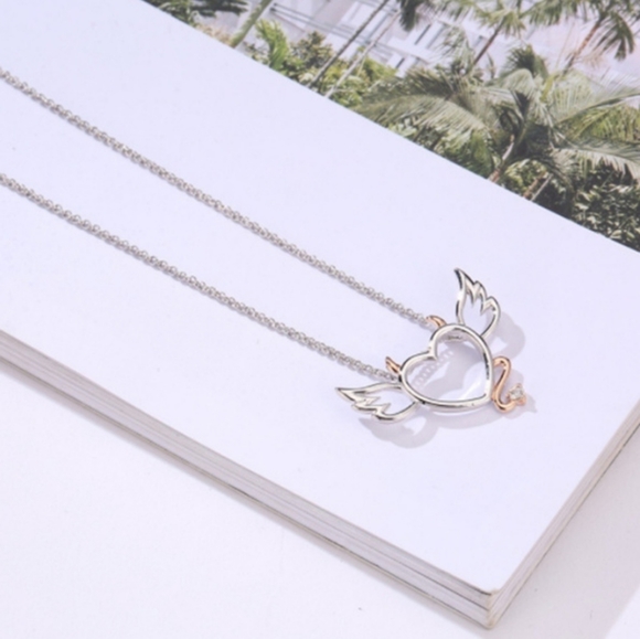 🚨🚨NWT Devil - Heart Necklace - Picture 3 of 5